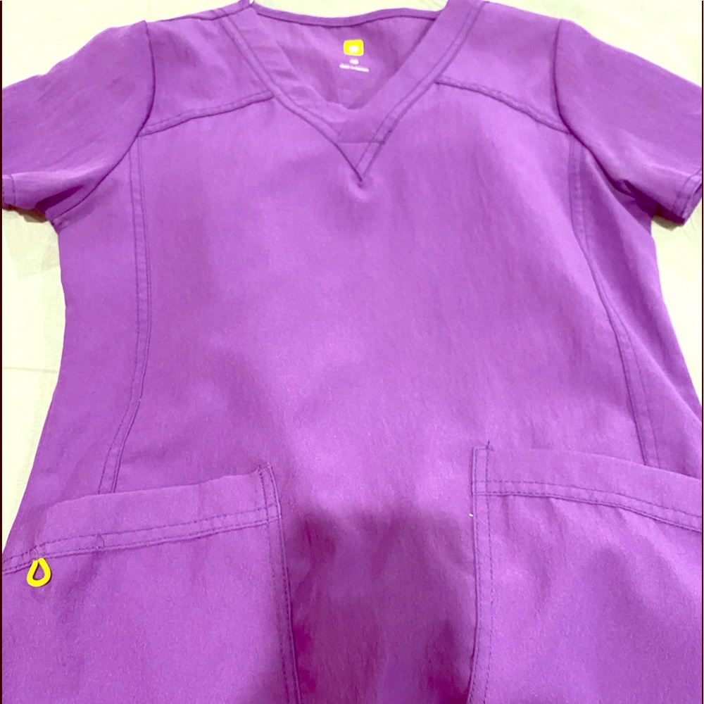 wonder wink scrub set top and bottom